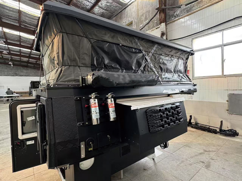 Fiberglass pickup truck camper