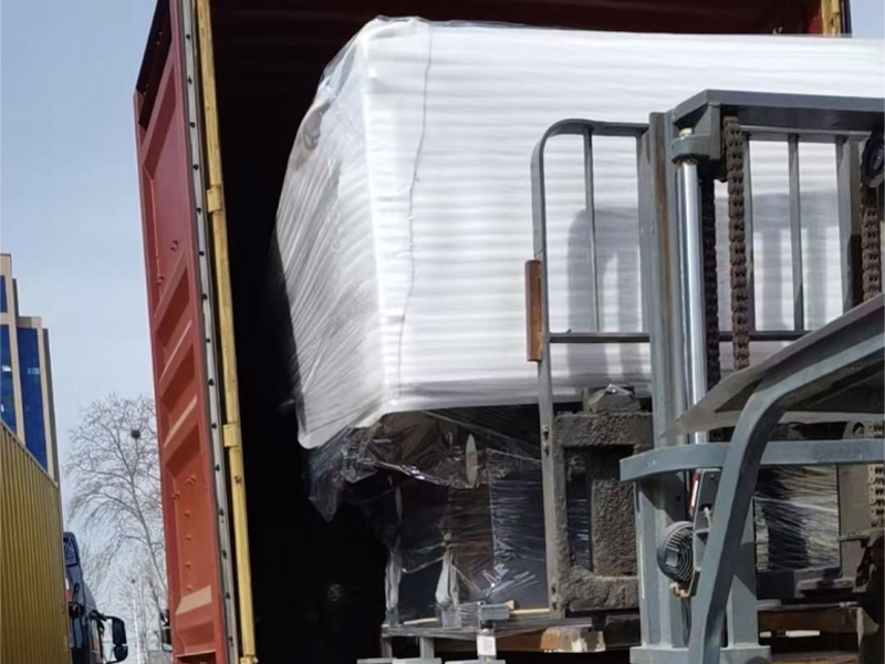 City-type Slide in Camper----Big Space, Ready to Roll!